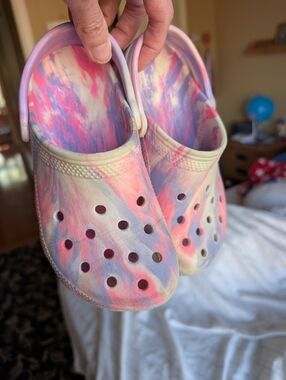 Girl's glow In the dark-pink and purple Crocs-size 13c